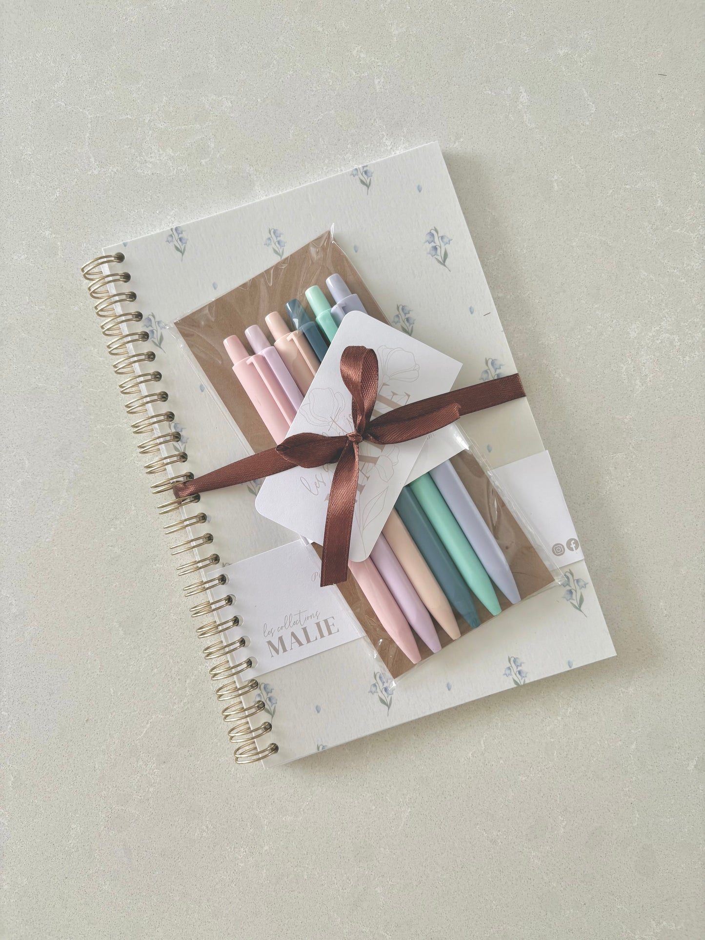 Ensemble cadeaux cahier de notes petit format & crayons